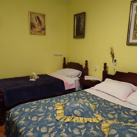 Edi - Captain's House Apartman *
