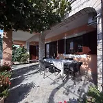 Edi Апартаменты *